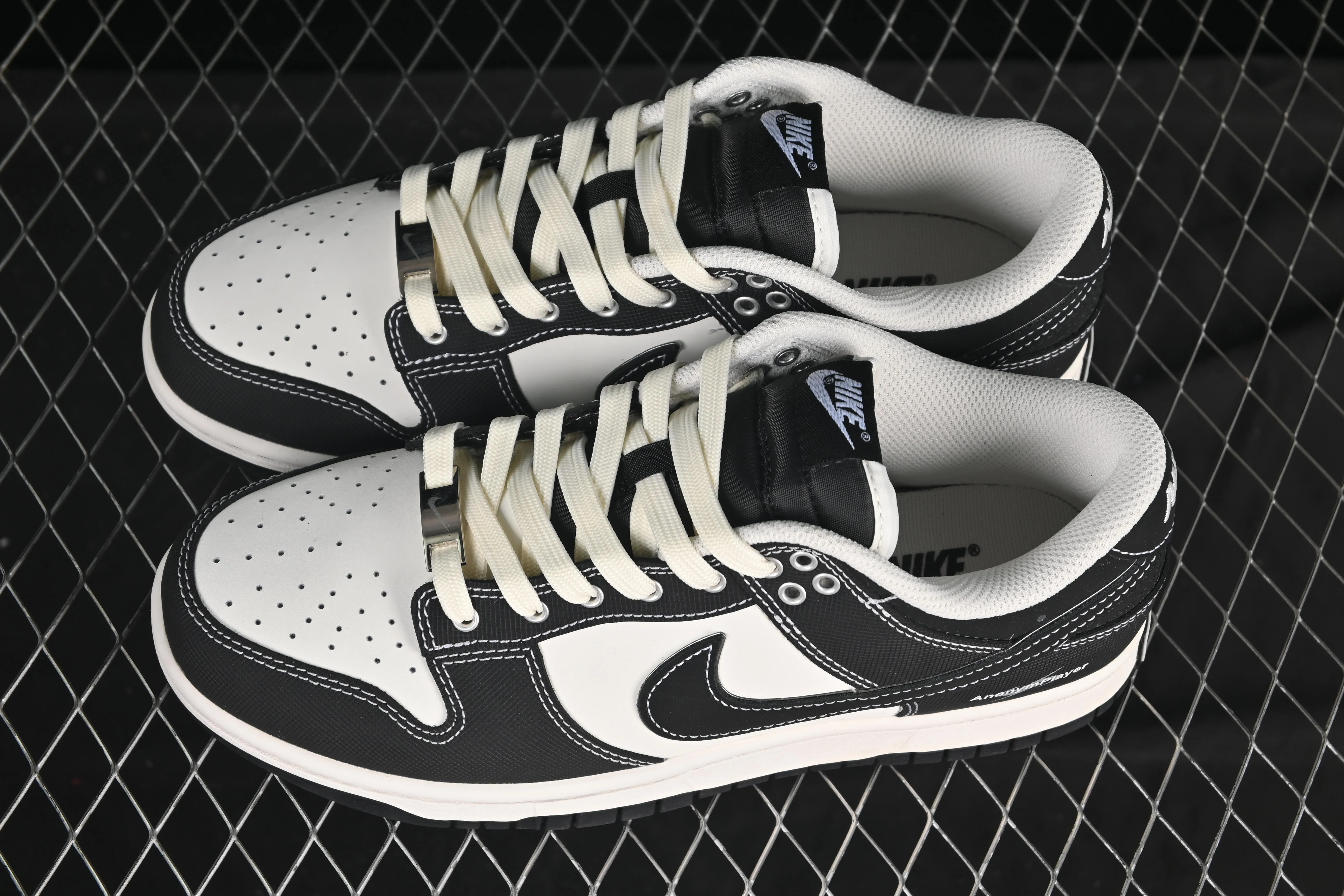 All categories Nk SB Dunk Series Nk SB Dunk Low High-end customized low-top sneakers Nike SB Dunk Low "Just Do it" Anniversary high-end customized low-top casual sneakers BW1220-004